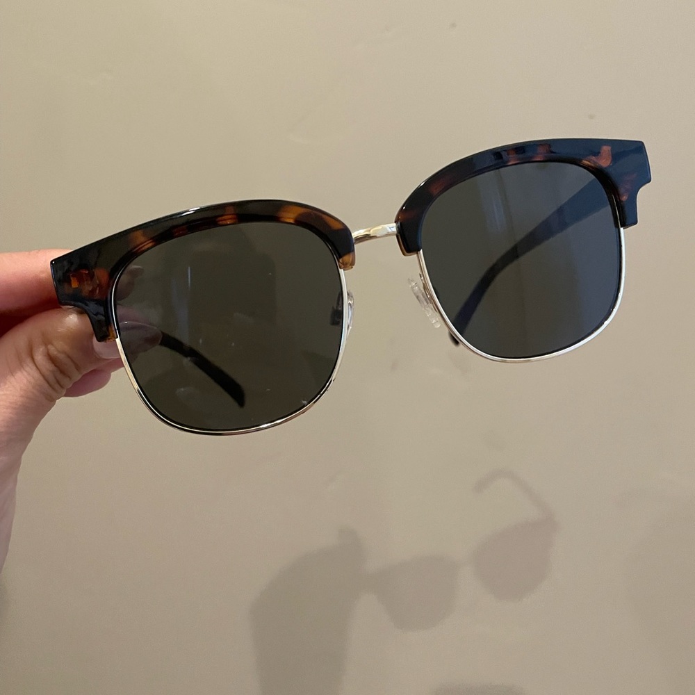 Le Specs sunglasses